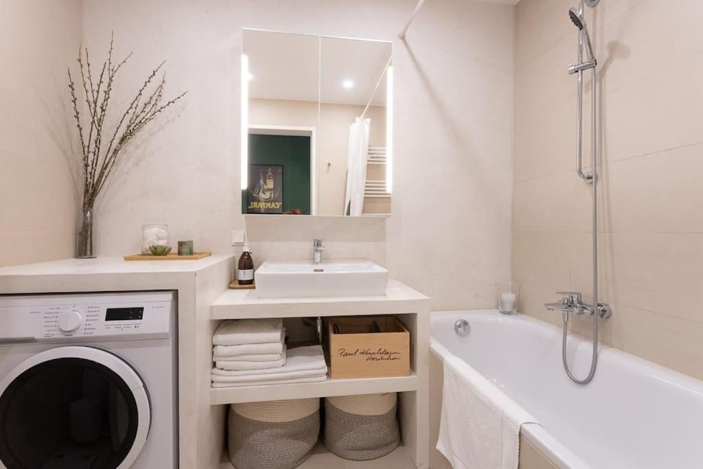 Dream Apartment - Central And Quiet With Ac And Free Parking Garage เวียนนา ภายนอก รูปภาพ